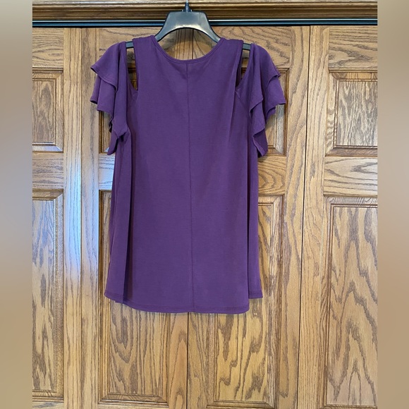 NWOT - ALYA COLD SHOULDER TOP - Picture 2 of 6